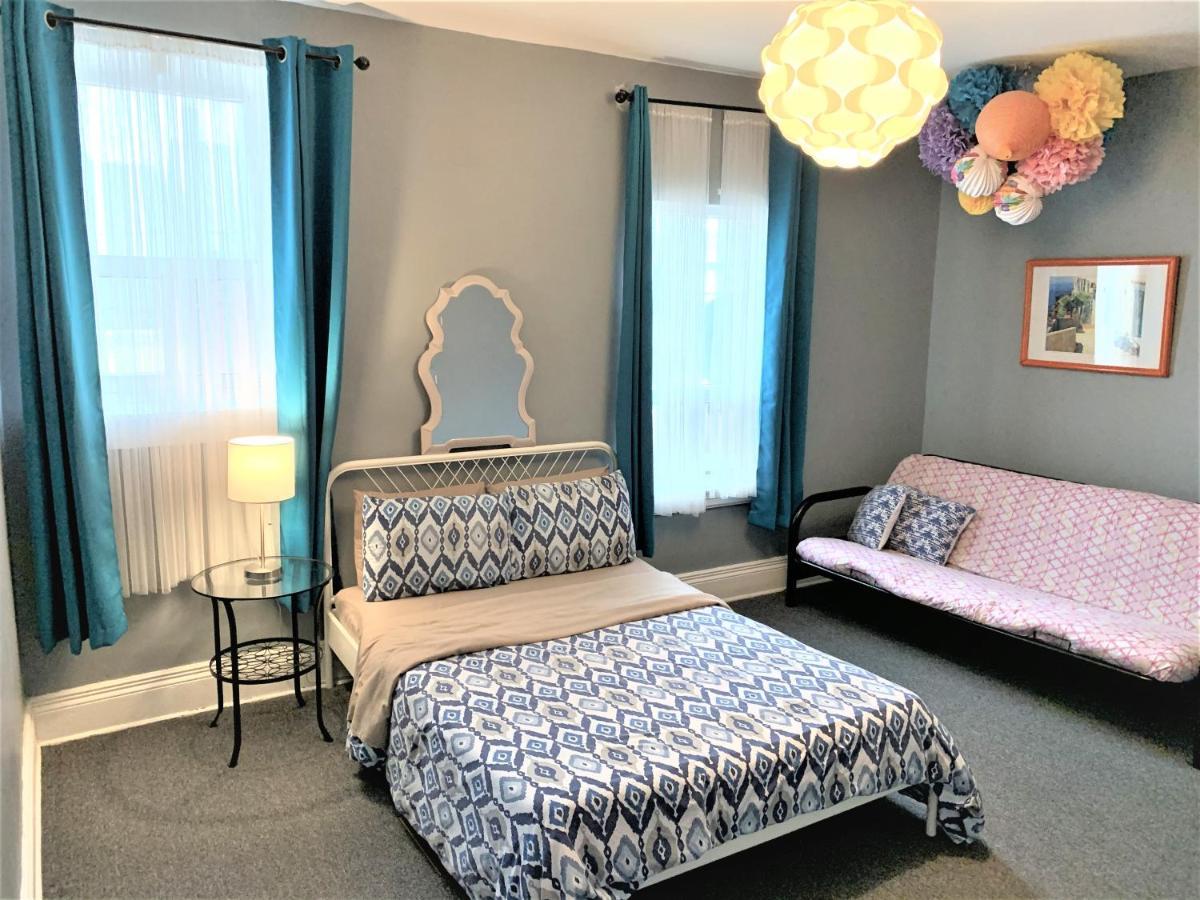 Colour Cube Guest House Toronto Downtown East Екстериор снимка