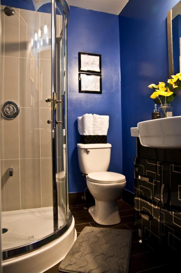 Colour Cube Guest House Toronto Downtown East Екстериор снимка