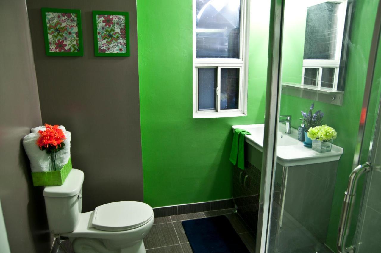 Colour Cube Guest House Toronto Downtown East Екстериор снимка