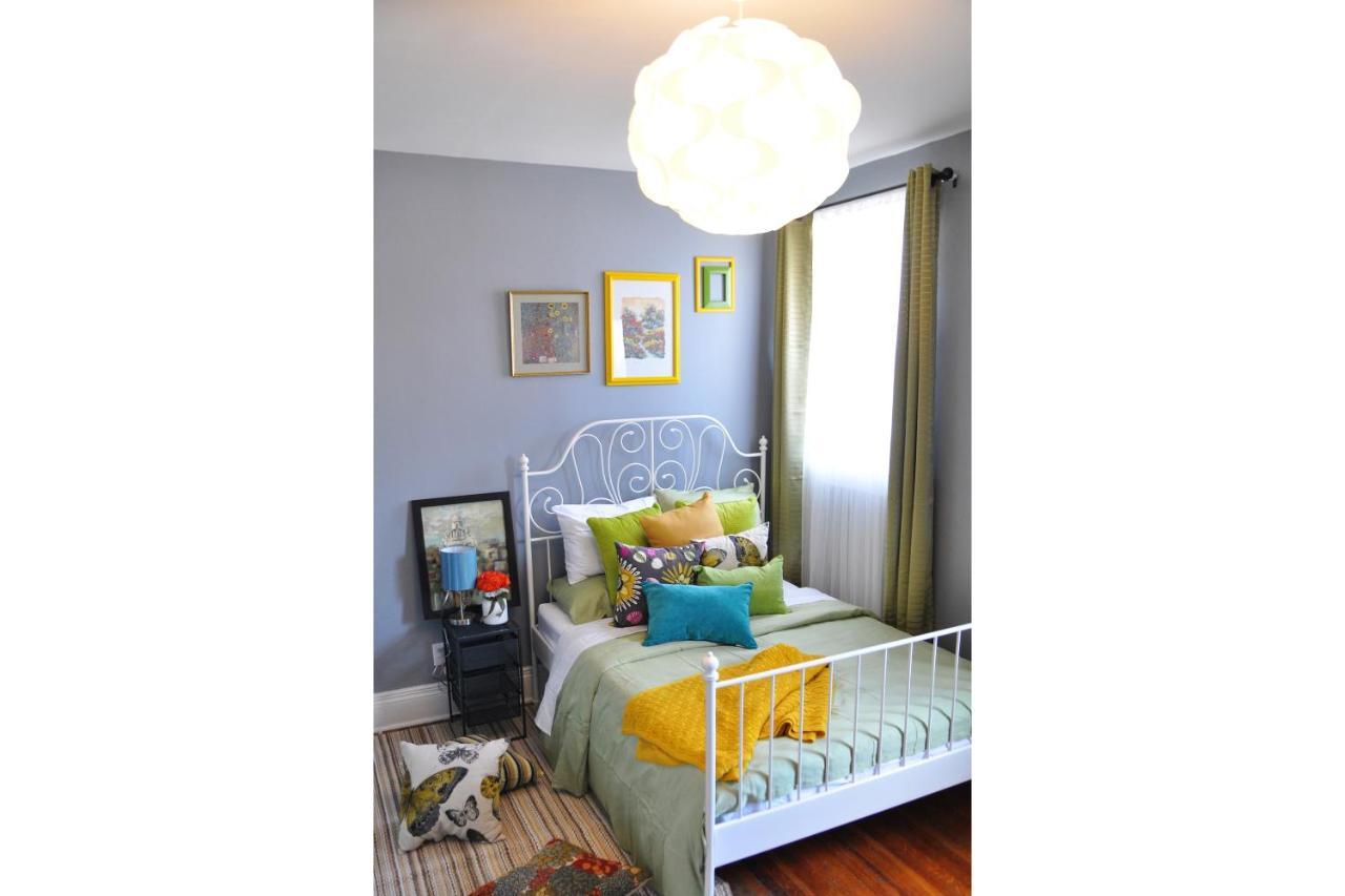 Colour Cube Guest House Toronto Downtown East Екстериор снимка